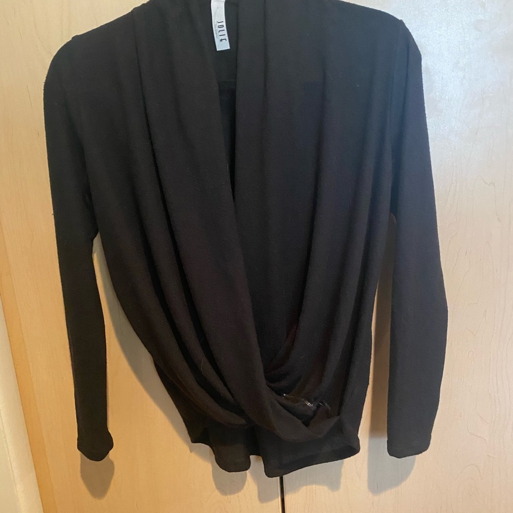 Black cross over long sleeve top